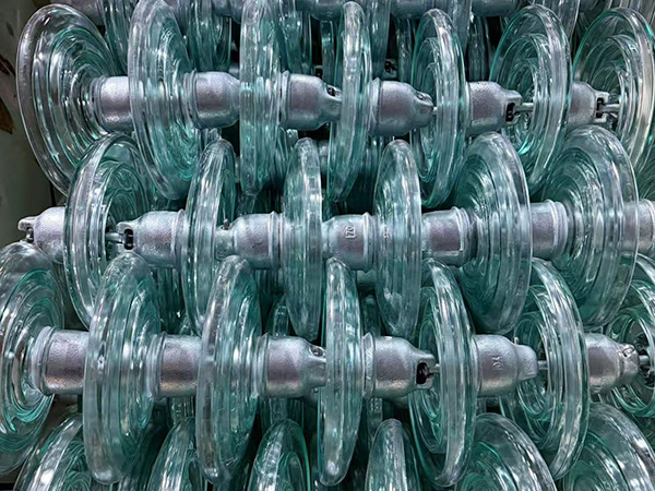 Standard glass insulator U70BS (U70BL)