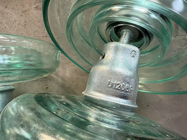 Standard glass insulator U120A