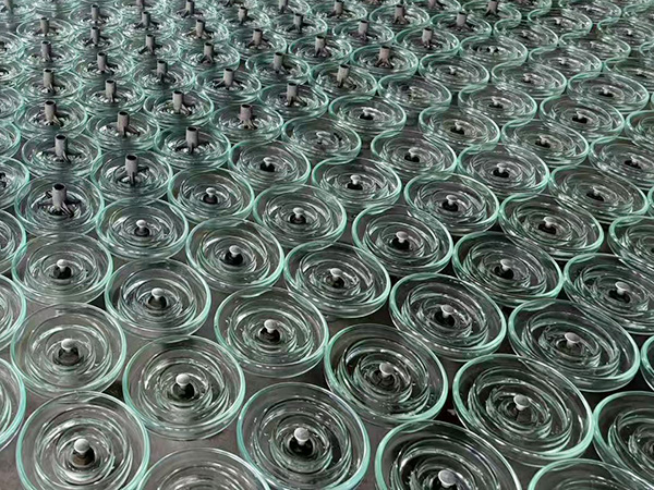 Standard glass insulator U120A