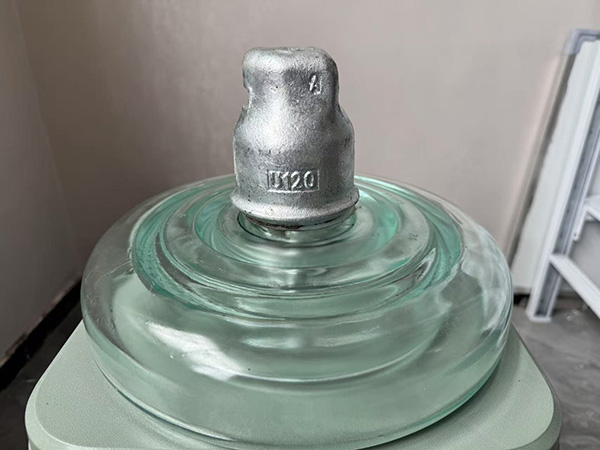 Glass anti fouling insulator U120BP-146